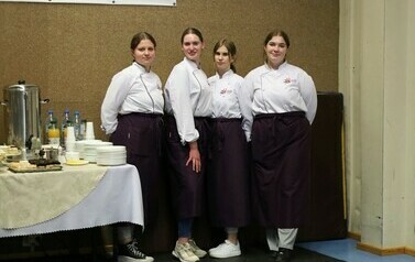 14. Nizawodna obsługa cateringu w osobach uczennic kierunku żywienia