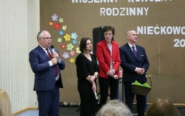 9. Podziękowania chórzystom za wspaniały wystęm