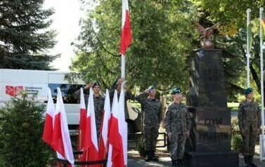 2. Wciągnięcie flagi na maszt
