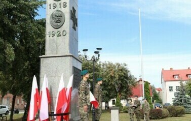 1. Pomnik Niepodległości