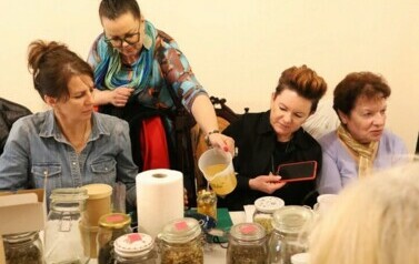 13. Zalewanie mieszanki octem jabłkowym