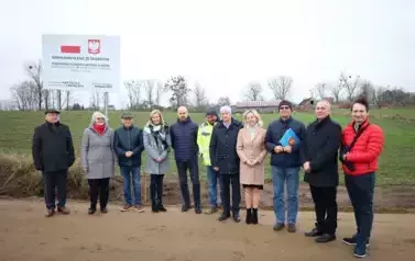 11. Wsp&oacute;lne zdjęcie z odbioru