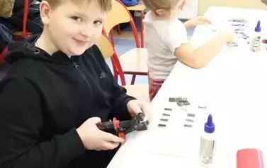 6. Praca z uśmiechem na twarzy