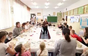 6. Uczestnicy wykonują polecenia prowadzącej