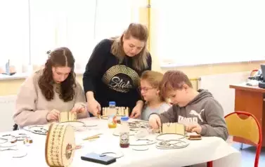 4. Składanie poszczeg&oacute;lnych element&oacute;w