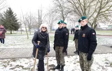 18. Sadzenie dęb&oacute;w pamięci.