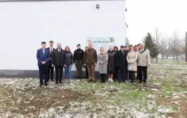 12. Sadzenie dęb&oacute;w pamięci.
