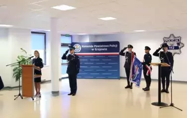 1. Prowadzący uroczystość i poczet sztandarowy