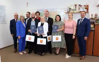 5. Wsp&oacute;lne zdjęcie uczestnik&oacute;w spotkania