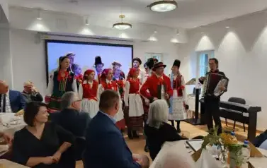 6. Występ szkolnego Zespołu Ludowego Kłosek