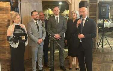 Przedstawiciele Powiatu składają życzenia