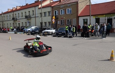 4. Prezentacje motoryzacyjne 