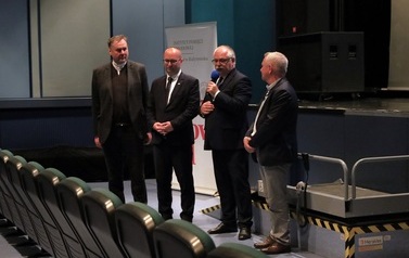 17. Wsp&oacute;łorganizatorzy po emisji filmu