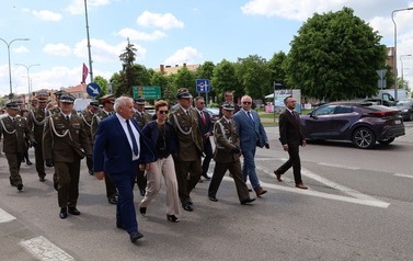 2. Przemarsz pod Urząd Miasta