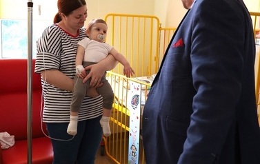3. Malutka pacjentka Szpital