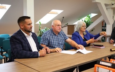 2. Przedstawiciele Gminy Rajgr&oacute;d i Wicestarosta Grajewski