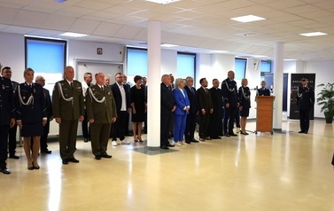 7. Przedstawiciele samorzad&oacute;w, służb itp.