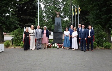 12. Przedstawiciele samorząd&oacute;w