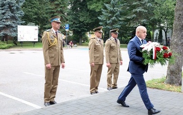 10. Wojska NATO i Dyrektor SP nr 1 w Grajewie