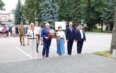 8. Poseł i Radni