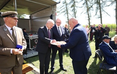 28. Dzielenie się chlebem
