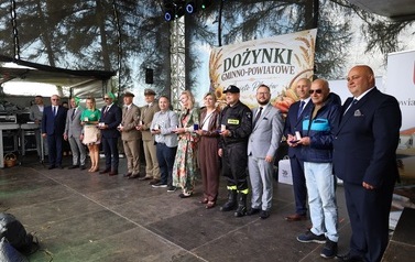 21. Podziękowania dla przedstawicieli słuzb oraz os&oacute;b pomagających przy organizacji Dożynek
