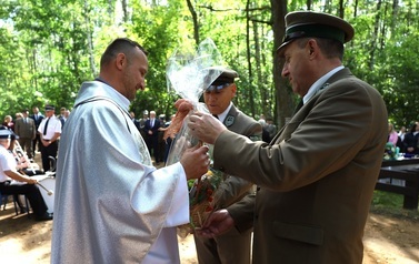 6. Dary ołtarza następne