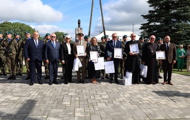 15. Podziękowania wsp&oacute;łorganizatorom