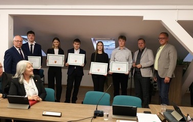 5. Wyr&oacute;żnieni uczniowie