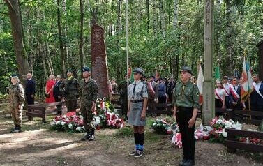 6. Uroczystości przy pomniku