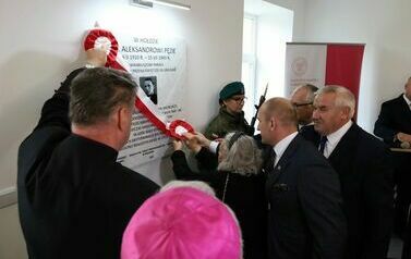 18. Moment odsłonięcia tablicy
