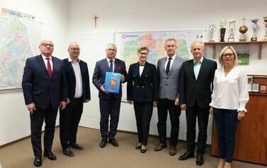 3. Przekazanie podpisanych um&oacute;w