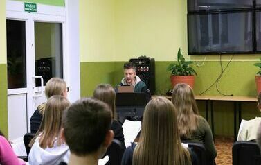 3. Adam Sztaba podczas pr&oacute;by z Ch&oacute;rem