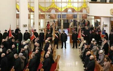 9. Poczty sztandarowe z terenu powiatu
