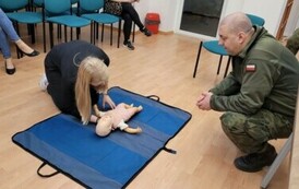 3. jeden s etap&oacute;w udzielania pierwszej pomocy