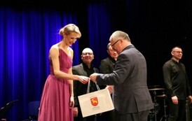 12. Wręczanie upomink&oacute;w