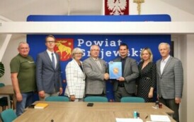 4. Wsp&oacute;lne zdjęcie uczestnik&oacute;w spotkania