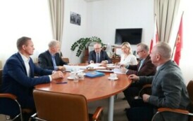 1. Podpisanie umowy na Dziewięcin-Borawskie