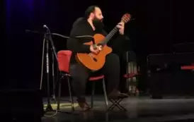 7. Utw&oacute;r wykonany na gitarze klasycznej