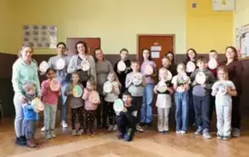 13. Wsp&oacute;lne zdjęcie uczestnik&oacute;w spotkania