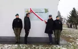 10. Sadzenie dęb&oacute;w pamięci.
