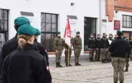 5. Sadzenie dęb&oacute;w pamięci.