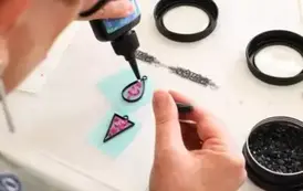 8. Susz z kwiat&oacute;w w czarnej ramce