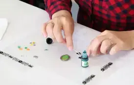 5. Pierwsza warstwa żywicy z barwnikiem