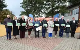 15. Podziękowania dla przedstawicieli lokalnych samorząd&oacute;w