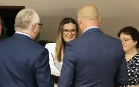 4. Nauczycielka Zespołu Szk&oacute;ł w Wojewodzinie