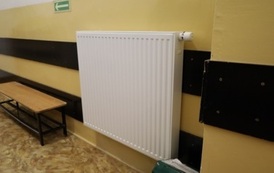 8. Kaloryfer na korytarzu