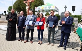 9. Podziękowania wręczone osobom i instytucjom pomagającym w organizacji wydarzenia