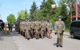 4. Przemarsz na teren plac&oacute;wki