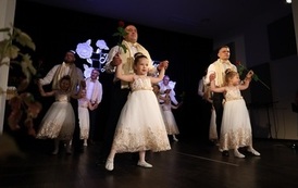 7. C&oacute;rki z ojcami